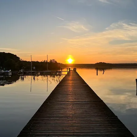 Ferienwohnung Rheinsberg * 라인스베르크